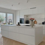 Moderne Küchen Mit Kochinsel: Ideen Und Trends 2025