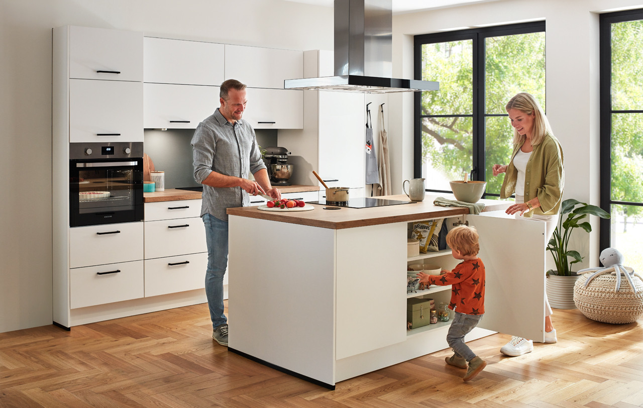 Weiße Küche Mit Holz Kombiniert | Schrank-Express.de